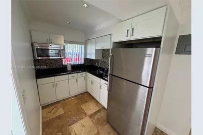 901 SE 2nd Ct #4, Fort Lauderdale, FL 33301 - Photo 4