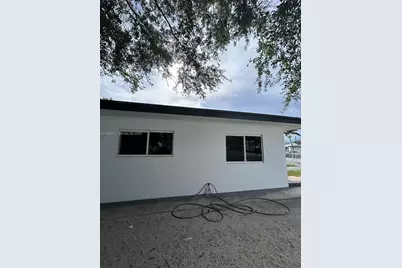 1128 NW 76th St, Miami, FL 33150 - Photo 20