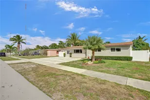 19625 NW 6th Pl, Miami Gardens, FL 33169 - Photo 16