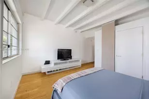 3915 N Meridian Ave, Miami Beach, FL 33140 - Photo 12