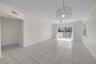 462 Golden Isles Dr, Hallandale Beach, FL 33009 - Photo 1