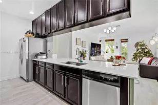 14749 SW 9th St, Pembroke Pines, FL 33027 - Photo 10