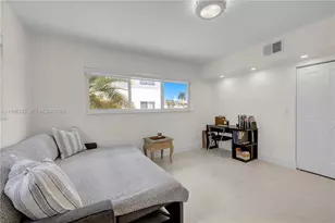 462 Golden Isles Dr, Hallandale Beach, FL 33009 - Photo 12