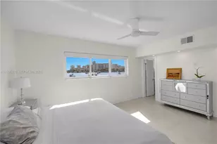 462 Golden Isles Dr, Hallandale Beach, FL 33009 - Photo 14