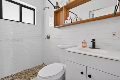7811 NE 10th Ct, Miami, FL 33138 - Photo 36