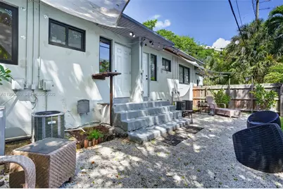 7811 NE 10th Ct, Miami, FL 33138 - Photo 24