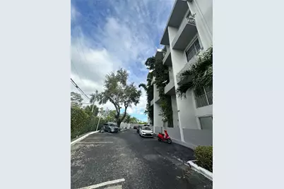 7801 NE 4th Ct #101, Miami, FL 33138 - Photo 16