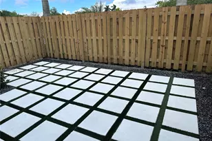 2671 SE 10th St, Homestead, FL 33035 - Photo 4