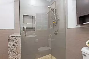 1723 NE Miami Gardens Dr, Miami, FL 33179 - Photo 6