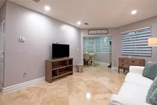 1723 NE Miami Gardens Dr, Miami, FL 33179 - Photo 10