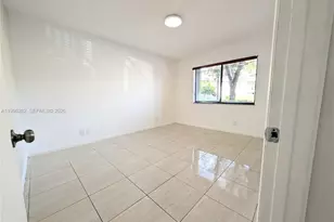 310 Lakeview Dr, Weston, FL 33326 - Photo 18