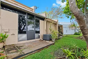 1360 NW 97th Terrace, Pembroke Pines, FL 33024 - Photo 28
