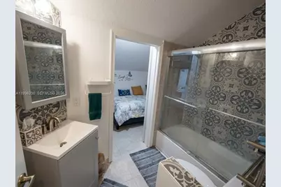 1016 Via Jardin #1016, Riviera Beach, FL 33418 - Photo 10