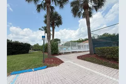1016 Via Jardin #1016, Riviera Beach, FL 33418 - Photo 20