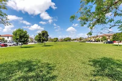 3392 W 105th Ter, Hialeah, FL 33018 - Photo 28