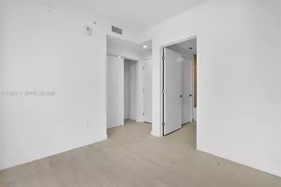 77 SE 5th Street #4206, Miami, FL 33131 - Photo 16