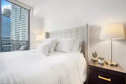 31 SE 6th St #2703, Miami, FL 33131 - Photo 6