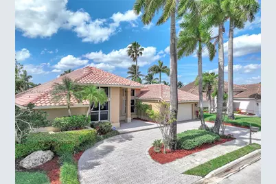 620 W Laurel Ln W, Pembroke Pines, FL 33027 - Photo 1