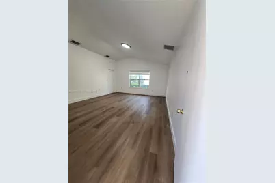 620 W Laurel Ln W, Pembroke Pines, FL 33027 - Photo 36