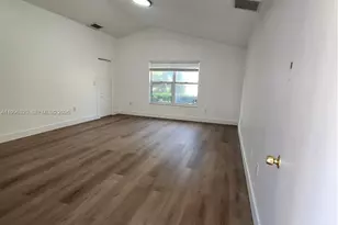 620 W Laurel Ln W, Pembroke Pines, FL 33027 - Photo 36