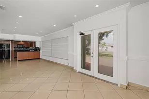 2545 NE 207th St, Miami, FL 33180 - Photo 8