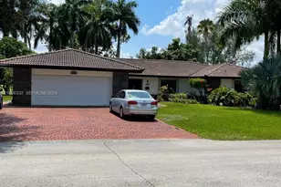 19265 E St Andrews Dr, Hialeah, FL 33015 - Photo 6