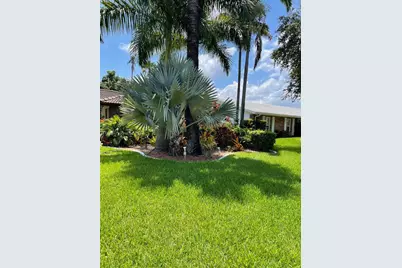 19265 E Saint Andrews Dr, Hialeah, FL 33015 - Photo 18
