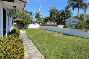 809 NE 2nd St, Hallandale Beach, FL 33009 - Photo 1