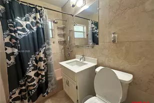 809 NE 2nd St, Hallandale Beach, FL 33009 - Photo 14