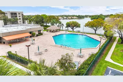 1101 Colony Point Cir #301, Pembroke Pines, FL 33026 - Photo 22