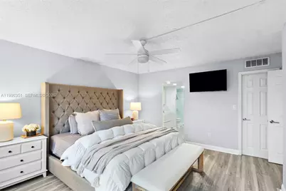 1101 Colony Point Cir #301, Pembroke Pines, FL 33026 - Photo 14