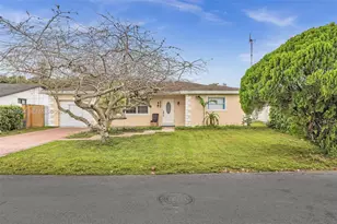 6640 Evergreen Dr, Miramar, FL 33023 - Photo 2