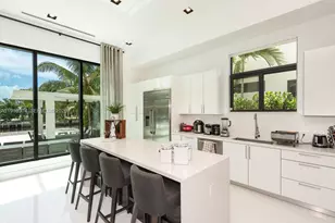 13145 Coronado Ln, North Miami, FL 33181 - Photo 20
