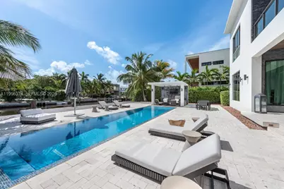 13145 Coronado Ln, North Miami, FL 33181 - Photo 4