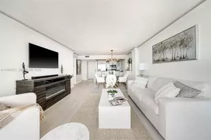 600 NE 36th St, Miami, FL 33137 - Photo 8