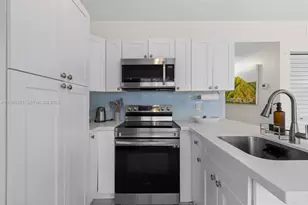 1286 NE 109th St, Miami, FL 33161 - Photo 12