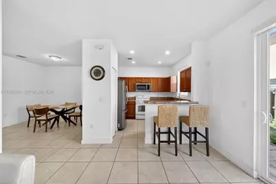 8766 NW 112th Path, Doral, FL 33178 - Photo 10