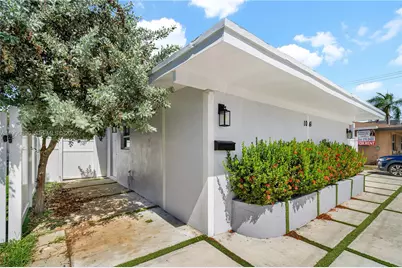 1041 NE 9th Ave #A3, Fort Lauderdale, FL 33304 - Photo 1