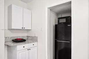 1041 NE 9th Ave, Fort Lauderdale, FL 33304 - Photo 6