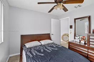 9481 Oak Grove Cir, Davie, FL 33328 - Photo 32