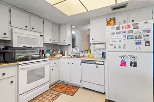 7640 NW 18th St, Margate, FL 33063 - Photo 6