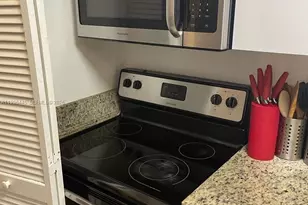 100 Lakeview Dr, Weston, FL 33326 - Photo 4