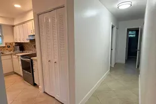 325 NE 131st St, North Miami, FL 33161 - Photo 16