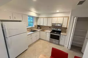 325 NE 131st St, North Miami, FL 33161 - Photo 20