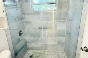 325 NE 131st St, North Miami, FL 33161 - Photo 44