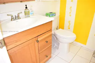 9881 Sunrise Lakes Blvd, Sunrise, FL 33322 - Photo 16