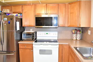 9881 Sunrise Lakes Blvd, Sunrise, FL 33322 - Photo 14