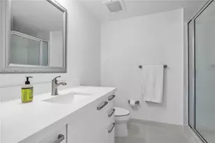 185 SW 7th St, Miami, FL 33130 - Photo 12