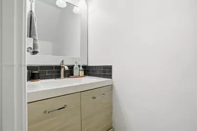 11719 NW 11th St, Pembroke Pines, FL 33026 - Photo 10