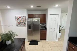 11605 NW 89th St, Doral, FL 33178 - Photo 8